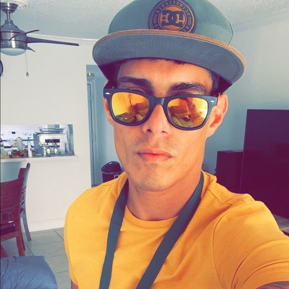 Meet your Posher, Jose - Picture 1 of 2